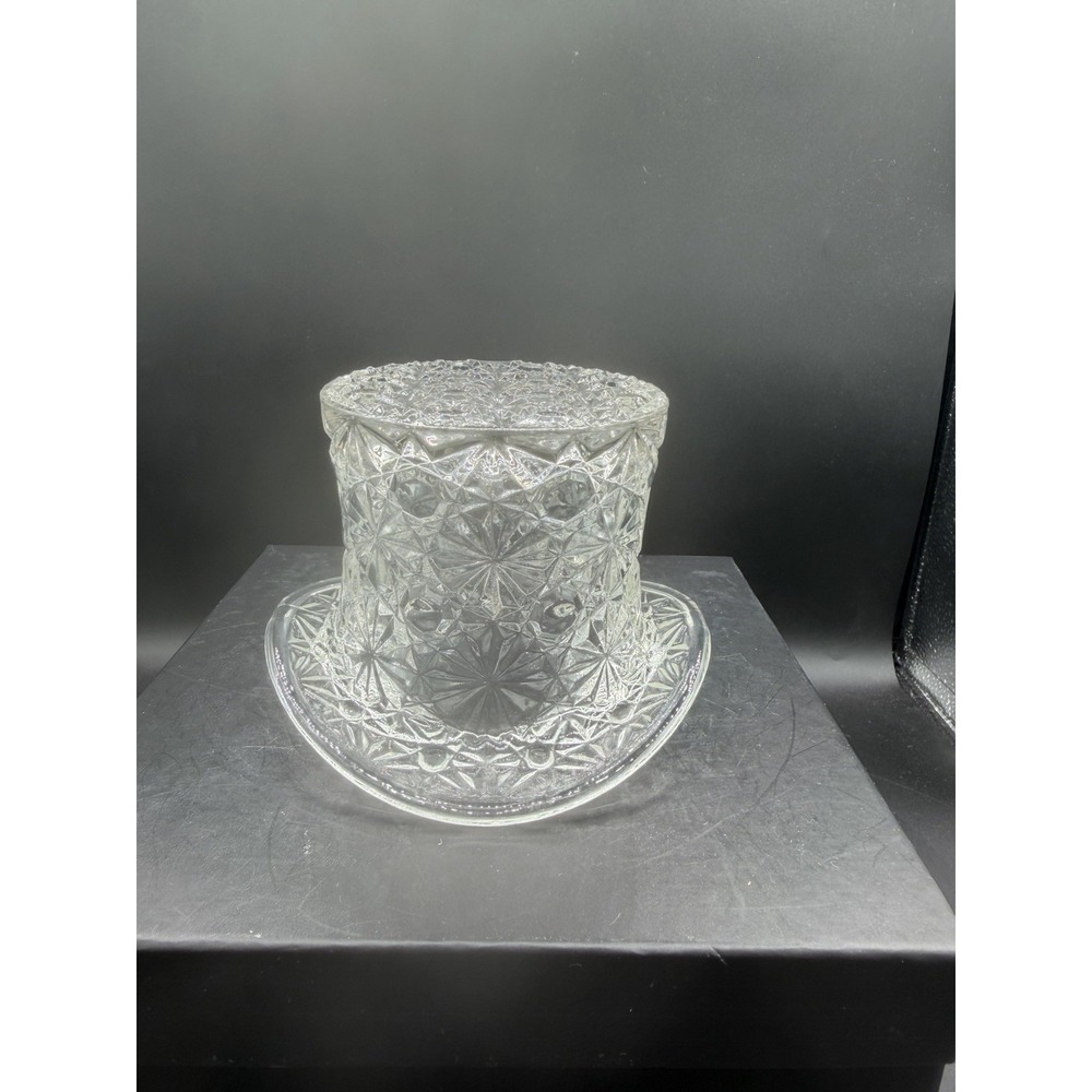 🎩 Fenton Clear Daisy & Button Top Hat – 4.5" D – Vintage Glass ✨